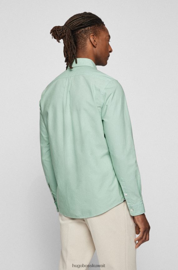 4TFNJN2880 اخضر فاتح Hugo Boss قميص أخضر فاتح بقصة عادية مزين بشعار Hugo مصنوع من قطن أكسفورد