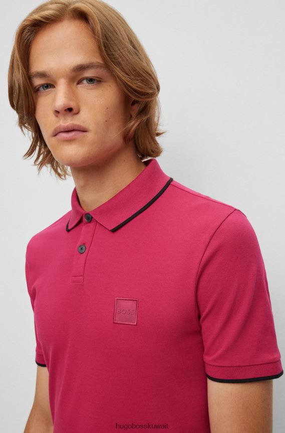 4TFNJN2883 لون القرنفل Hugo Boss قميص بولو من القطن المطاطي بقصة ضيقة مع رقعة الشعار باللون الوردي