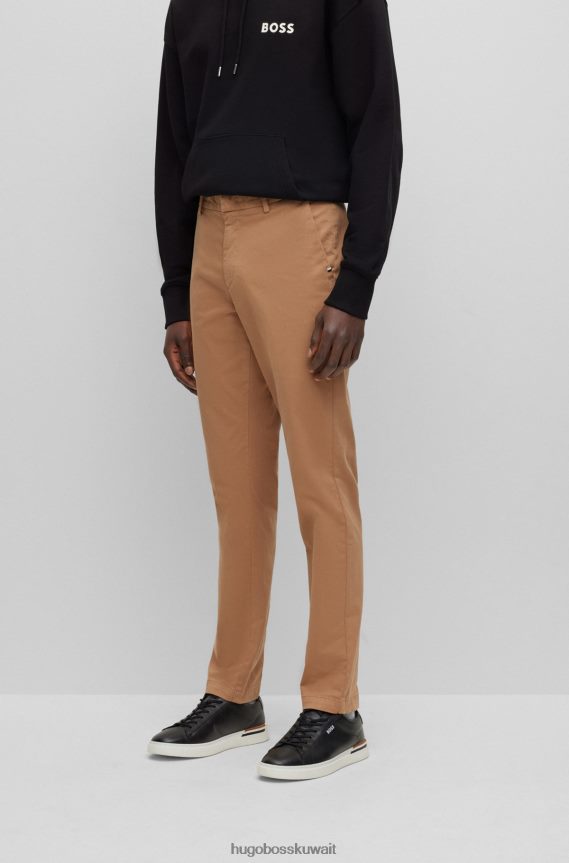 4TFNJN2932 اللون البيج Hugo Boss بنطال تشينو باللون البيج مصنوع من قماش الجبردين القطني المطاطي