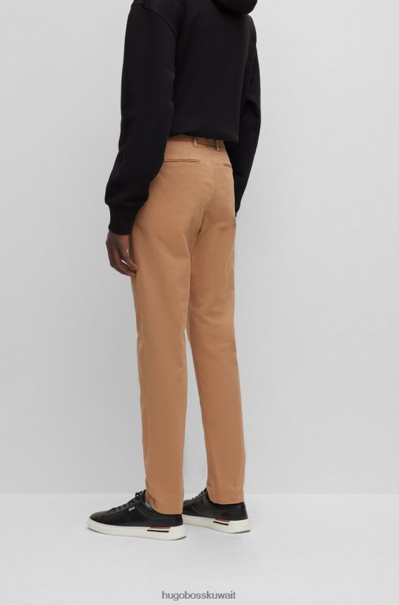4TFNJN2932 اللون البيج Hugo Boss بنطال تشينو باللون البيج مصنوع من قماش الجبردين القطني المطاطي