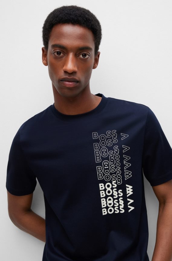 4TFNJN2988 أزرق غامق Hugo Boss تيشيرت بطبعة شعار الماركة باللون الأزرق الداكن، مصنوع من قطن جيرسي هوغو المضاد للتعرق
