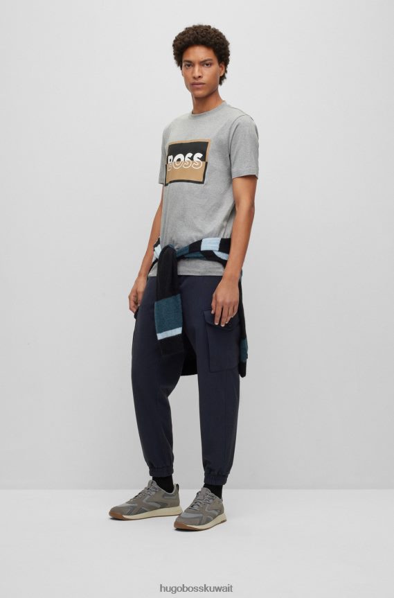 4TFNJN3029 رمادي Hugo Boss تي شيرت هوغو رمادي بقصة ضيقة من القطن المرسيري مع شعار منقسم