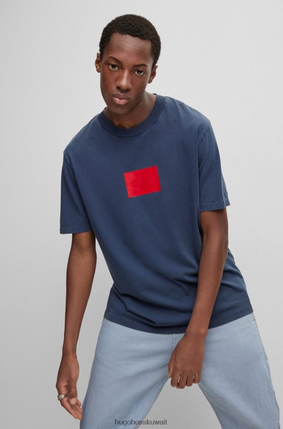 4TFNJN3051 أزرق غامق Hugo Boss هوغو | تي شيرت من القطن العضوي مع شارة شعار الكبسولة