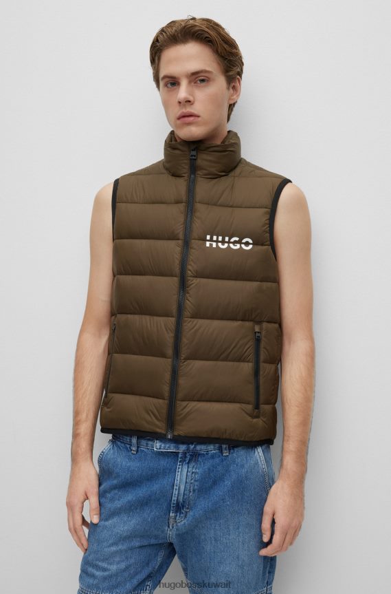 4TFNJN3102 الكاكي Hugo Boss سترة هوغو كاكي مقاومة للماء مصنوعة من قماش معاد تدويره مع شعار منقسم