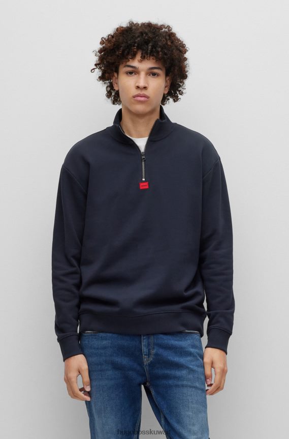4TFNJN3115 أزرق غامق Hugo Boss كنزة هوغو باللون الأزرق الداكن بقصة مريحة ورقبة بسحاب، مصنوعة من قطن تيري الفرنسي