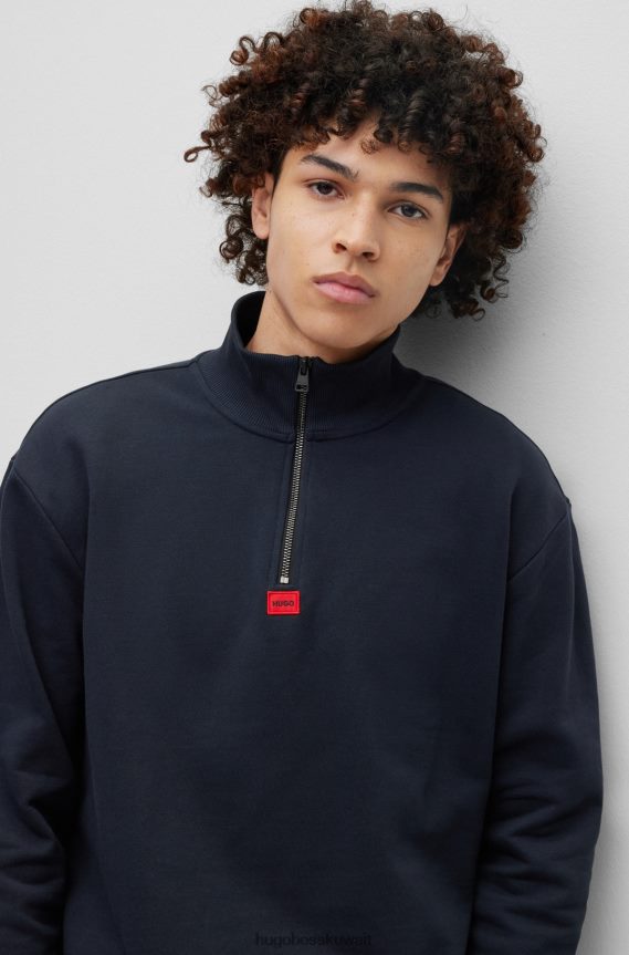 4TFNJN3115 أزرق غامق Hugo Boss كنزة هوغو باللون الأزرق الداكن بقصة مريحة ورقبة بسحاب، مصنوعة من قطن تيري الفرنسي