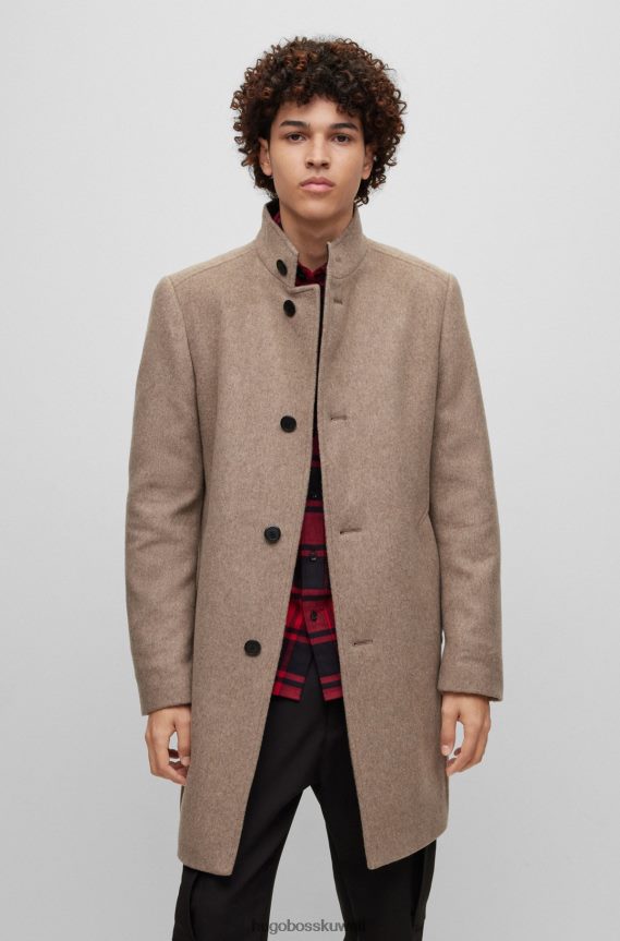 4TFNJN3137 اللون البيج Hugo Boss معطف من مزيج الصوف باللون البيج مع فتحة شعار هوغو