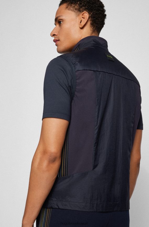 4TFNJN3223 أزرق غامق Hugo Boss جيليه مبطن مع شعار هوغو متعدد الألوان باللون الأزرق الداكن