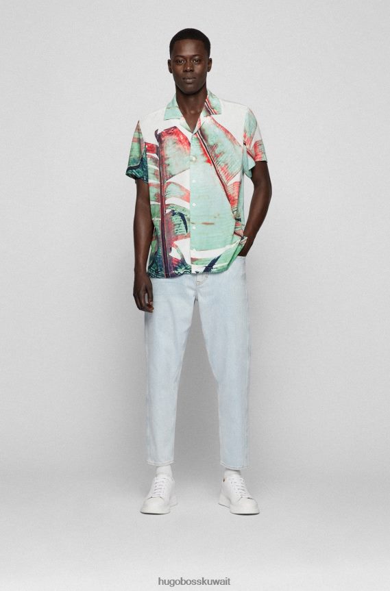 4TFNJN3240 أزرق فاتح Hugo Boss جينز هوغو ذو قصة ضيقة باللون الأزرق الفاتح من قماش الدنيم الإيطالي المريح والمطاط باللون الأزرق