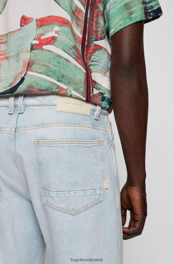 4TFNJN3240 أزرق فاتح Hugo Boss جينز هوغو ذو قصة ضيقة باللون الأزرق الفاتح من قماش الدنيم الإيطالي المريح والمطاط باللون الأزرق