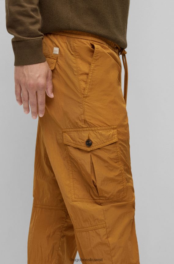 4TFNJN3265 برتقالي قاتم Hugo Boss هوغو بنطلون كارغو برتقالي داكن مدبب من قماش مجعد