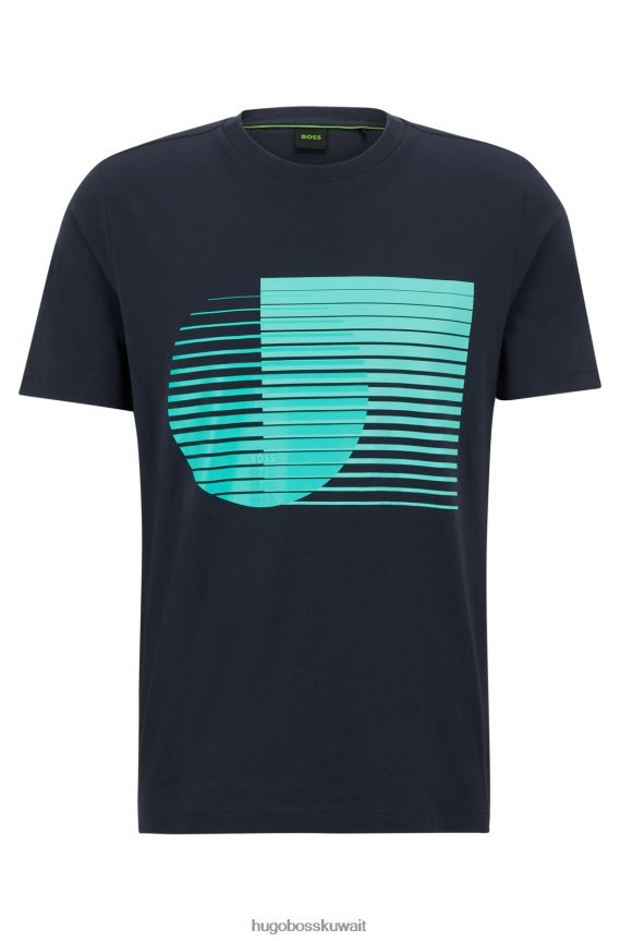 4TFNJN3267 أزرق غامق Hugo Boss تي شيرت برقبة دائرية مصنوع من قطن الجيرسيه مع عمل فني موسمي باللون الأزرق الداكن