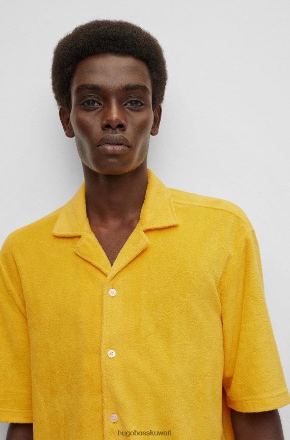 4TFNJN3292 أصفر فاتح Hugo Boss قميص بقصة عادية مصنوع من مزيج القطن هوغو باللون الأصفر الفاتح