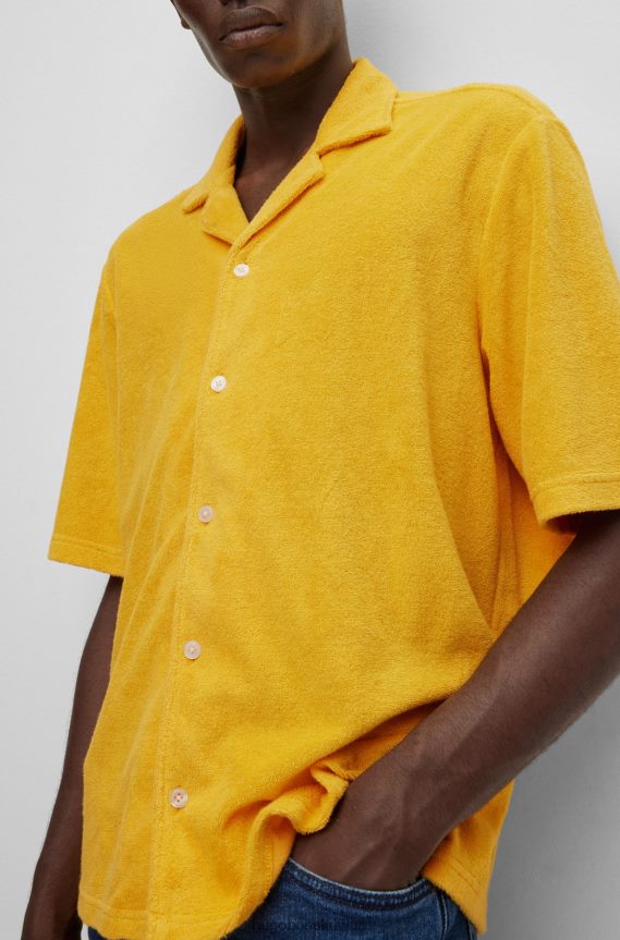 4TFNJN3292 أصفر فاتح Hugo Boss قميص بقصة عادية مصنوع من مزيج القطن هوغو باللون الأصفر الفاتح