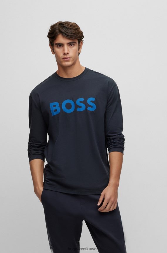 4TFNJN3347 أزرق غامق Hugo Boss تيشيرت هوغو من الجيرسي القطني بأكمام طويلة وطبعة شعار باللون الأزرق الداكن