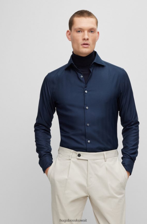 4TFNJN3356 أزرق غامق Hugo Boss قميص أزرق داكن بقصّة ضيّقة مصنوع من نسيج قطني طويل متعرج وقابل للتمدد