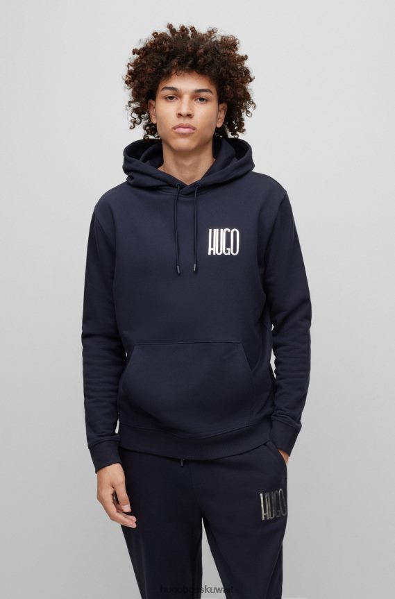 4TFNJN3399 أزرق غامق Hugo Boss هودي من قطن تيري مع تفاصيل الشعار باللون الأزرق الداكن