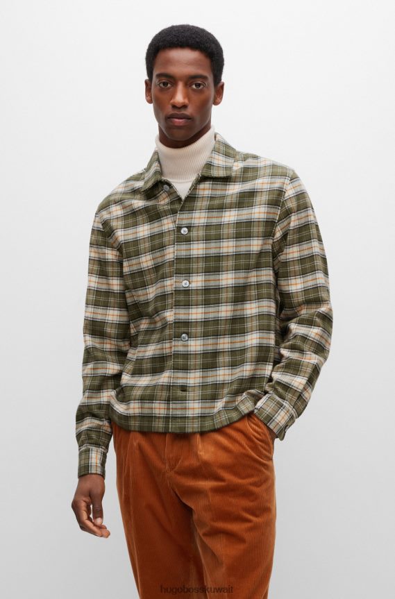 4TFNJN3430 اخضر فاتح Hugo Boss قميص علوي من Hugo بقصة مريحة مصنوع من مزيج القطن والفانيلا باللون الأخضر الفاتح