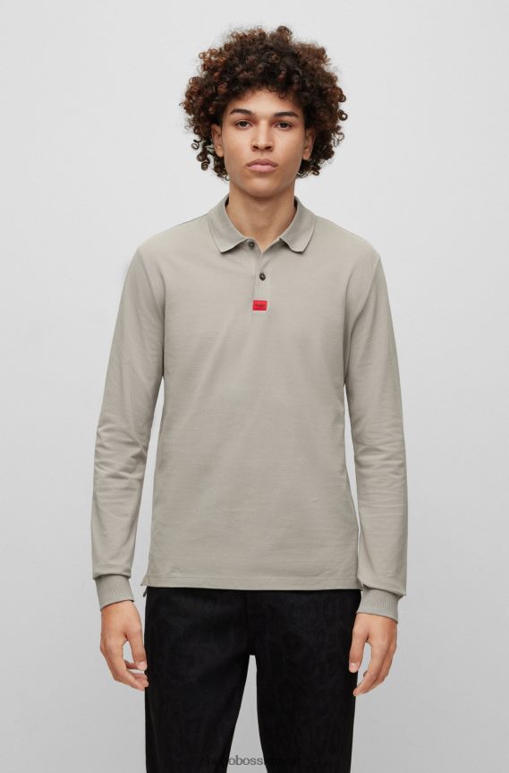 4TFNJN3459 رمادي فاتح Hugo Boss قميص بولو من Hugo باللون الرمادي الفاتح مصنوع من قطن بيكيه © بقصة ضيقة مع ملصق الشعار