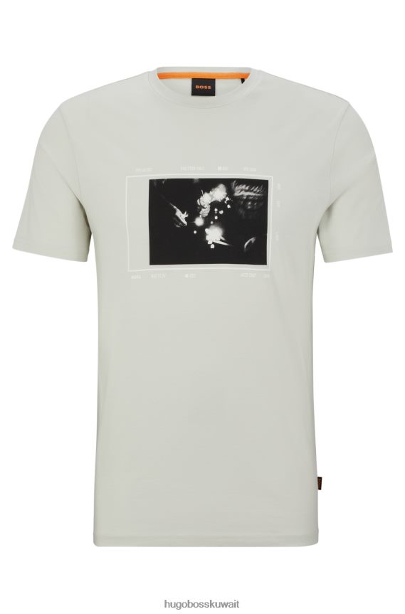 4TFNJN3467 رمادي فاتح Hugo Boss تيشيرت هوغو من الجيرسي القطني مع طباعة موسمية باللون الرمادي الفاتح