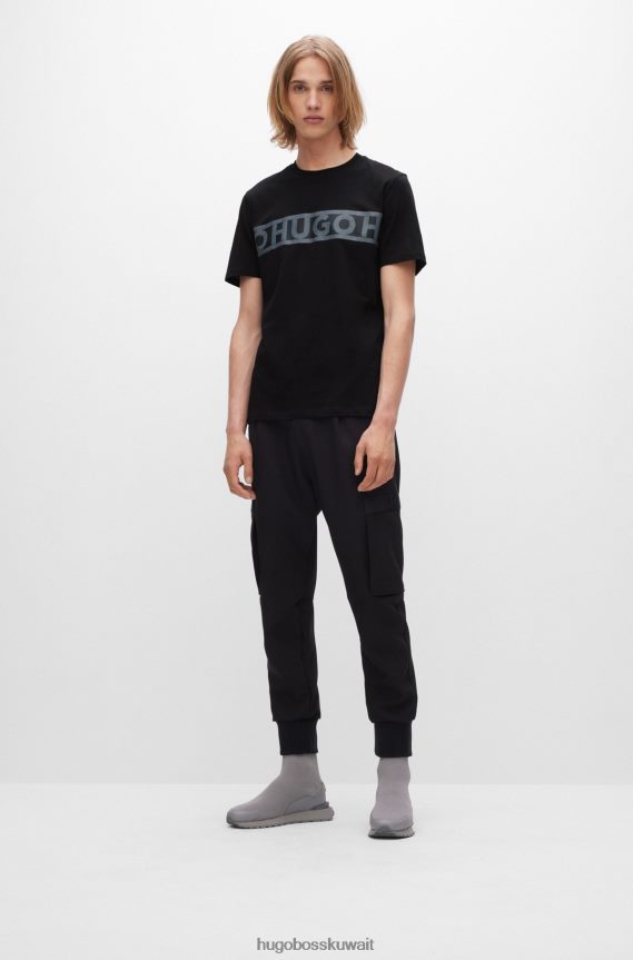 4TFNJN3513 أسود Hugo Boss تي شيرت Hugo من القطن العضوي مع عمل فني بشريط الشعار باللون الأسود