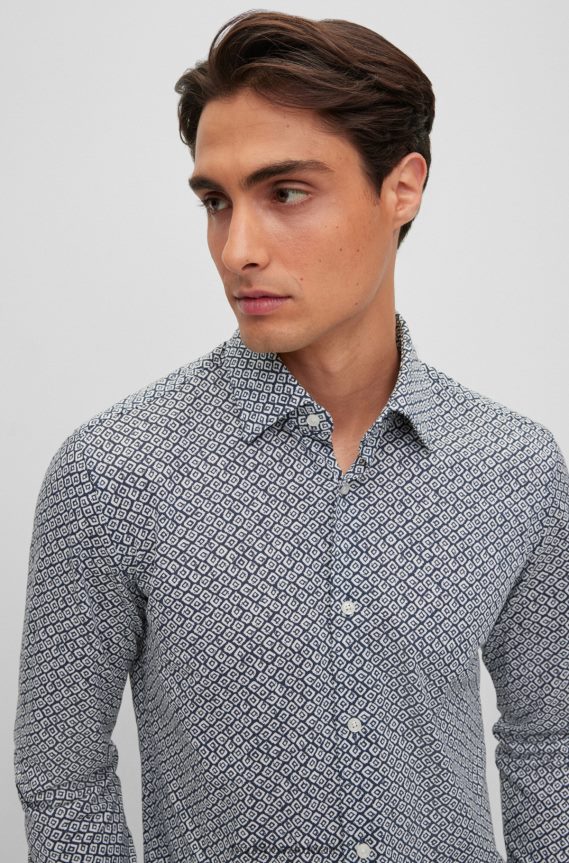 4TFNJN3518 أزرق غامق Hugo Boss قميص Hugo ذو قصة ضيقة باللون الأزرق الداكن مصنوع من قطن الجيرسيه المطبوع