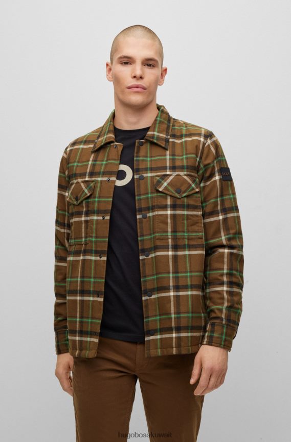 4TFNJN3521 بني Hugo Boss قميص علوي مبطن بني مقاس كبير مع هوغو بمربعات سادة