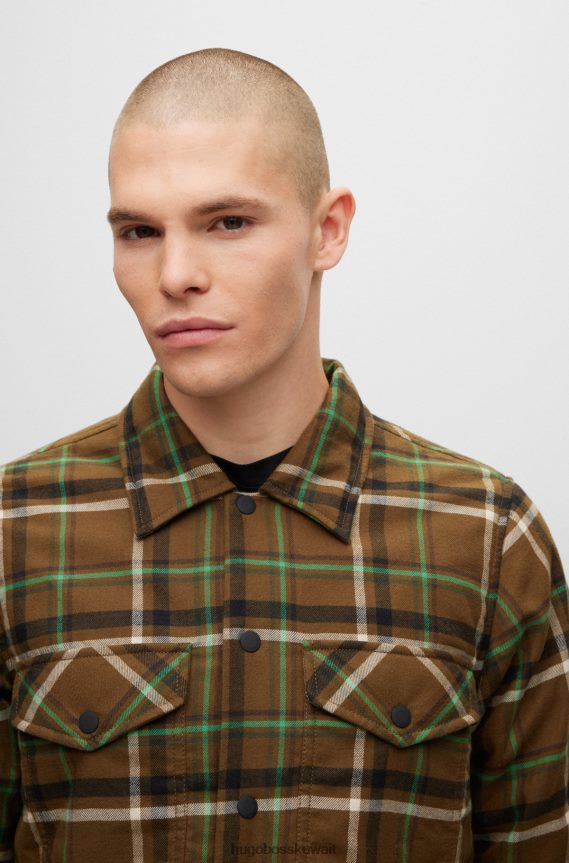 4TFNJN3521 بني Hugo Boss قميص علوي مبطن بني مقاس كبير مع هوغو بمربعات سادة