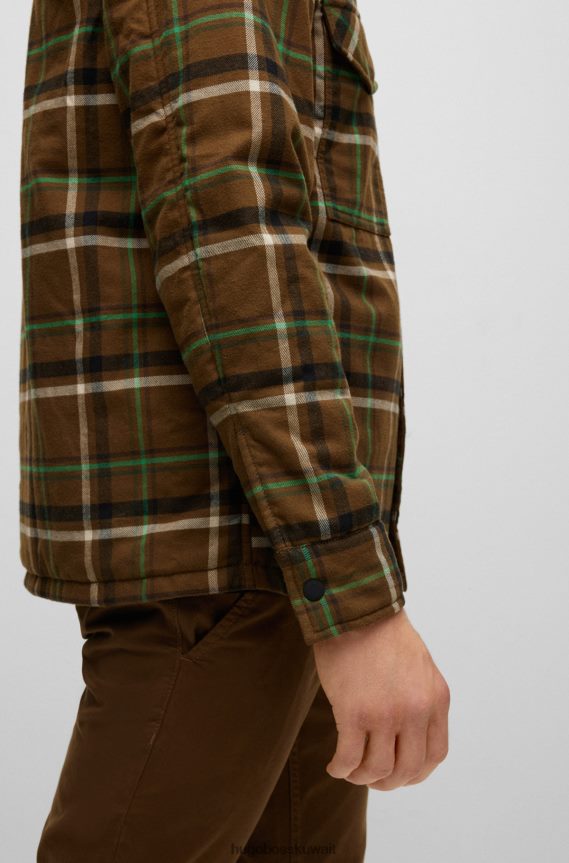 4TFNJN3521 بني Hugo Boss قميص علوي مبطن بني مقاس كبير مع هوغو بمربعات سادة