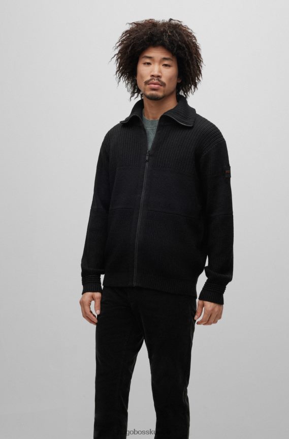 4TFNJN3543 أسود Hugo Boss هوغو سترة محبوكة ذات مقاس عادي مع شارة الشعار باللون الأسود