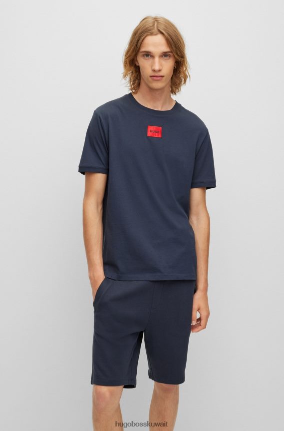 4TFNJN3556 أزرق غامق Hugo Boss تي شيرت قطني بقصة عادية مع شعار أحمر اللون باللون الأزرق الداكن من Hugo