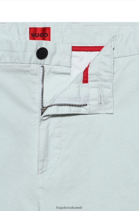 4TFNJN3605 اخضر فاتح Hugo Boss شورت تشينو من Hugo باللون الأخضر الفاتح مصنوع من قطن الغبردين المطاطي