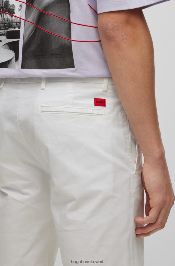 4TFNJN3609 أبيض Hugo Boss شورت تشينو بقصّة ضيّقة من قطن الجبردين المطاطي باللون الأبيض