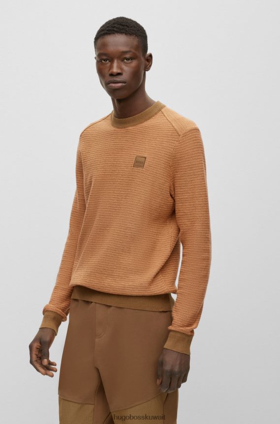 4TFNJN3614 البني الفاتح Hugo Boss سترة من الكشمير والقطن باللون البني الفاتح مع شارة شعار هوغو منسوجة