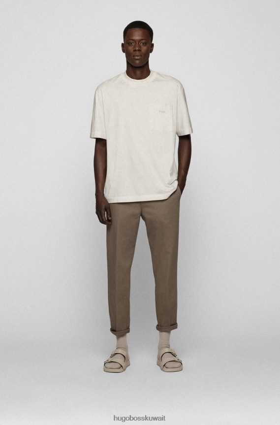 4TFNJN3616 بني Hugo Boss بنطال هوغو بقصّة مدببة من تصميم هوغو، مصنوع من القطن المطاطي بنقشات دقيقة