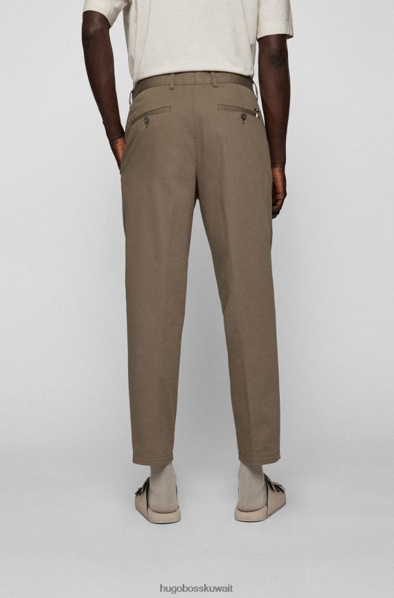 4TFNJN3616 بني Hugo Boss بنطال هوغو بقصّة مدببة من تصميم هوغو، مصنوع من القطن المطاطي بنقشات دقيقة