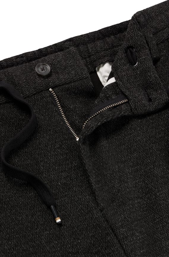 4TFNJN3724 أسود Hugo Boss بنطال كارجو أسود بنقش صغير مع خصر برباط