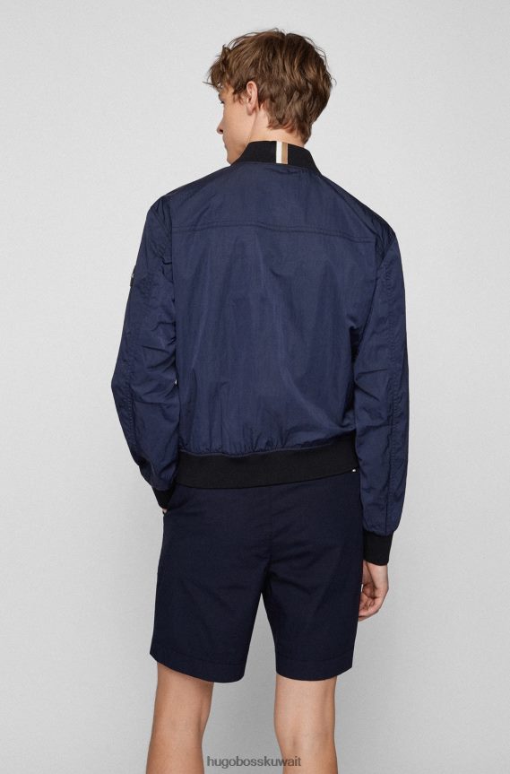 4TFNJN3744 أزرق غامق Hugo Boss سترة بومبر ذات قصة عادية باللون الأزرق الداكن مصنوعة من قماش هوغو المعاد تدويره والمقاوم للماء