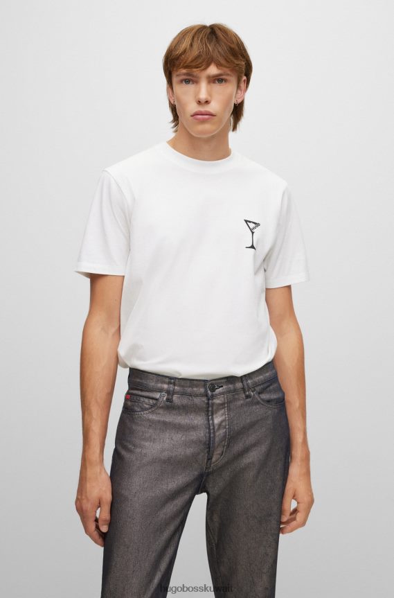 4TFNJN3746 أبيض Hugo Boss تيشيرت هوغو أبيض بقصّة مريحة مصنوع من قطن الجيرسيه مع رسومات كوكتيل