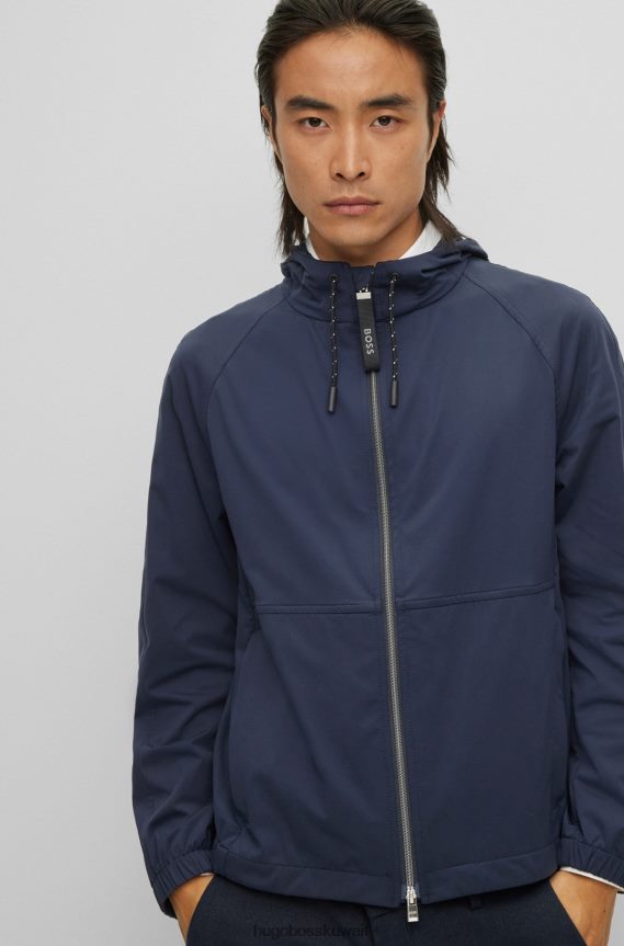4TFNJN3765 أزرق غامق Hugo Boss سترة هوغو ذات غطاء رأس ضيقة باللون الأزرق الداكن مصنوعة من قماش مطاطي عالي الأداء