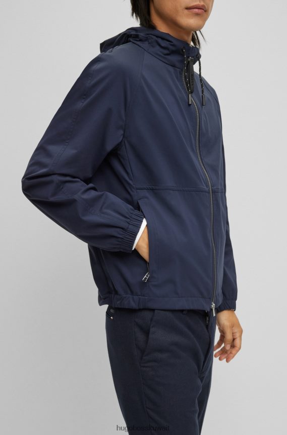 4TFNJN3765 أزرق غامق Hugo Boss سترة هوغو ذات غطاء رأس ضيقة باللون الأزرق الداكن مصنوعة من قماش مطاطي عالي الأداء