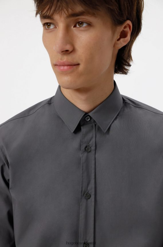 4TFNJN3766 الرمادي الداكن Hugo Boss قميص Hugo باللون الرمادي الداكن بقصّة نحيفة للغاية مصنوع من قماش قطني مطاطي سهل الكي