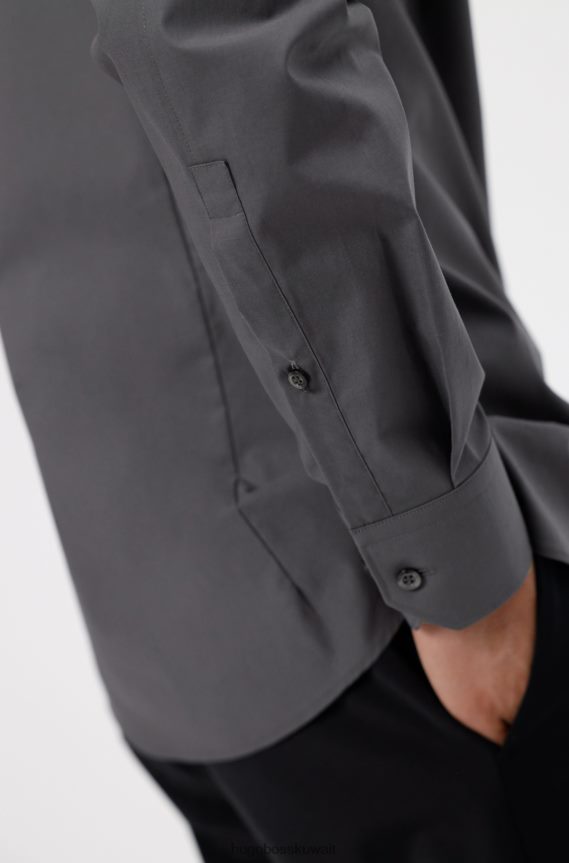 4TFNJN3766 الرمادي الداكن Hugo Boss قميص Hugo باللون الرمادي الداكن بقصّة نحيفة للغاية مصنوع من قماش قطني مطاطي سهل الكي