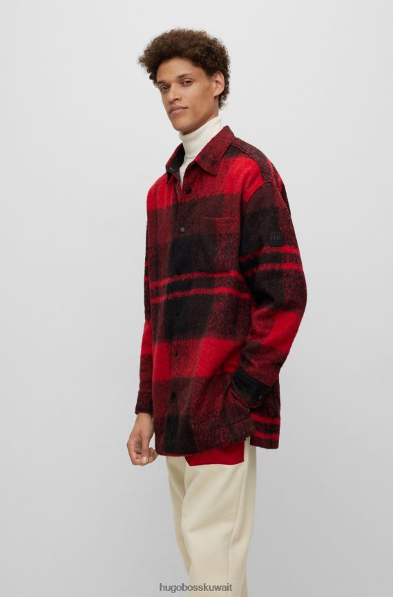 4TFNJN3768 أحمر Hugo Boss قميص Hugo ذو المقاس الكبير مع مربعات ورقعة شعار باللون الأحمر