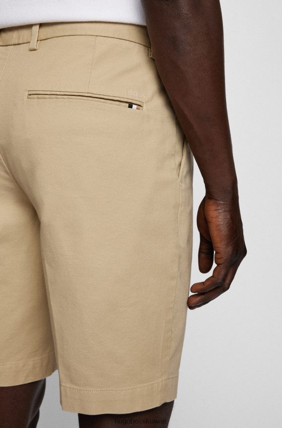 4TFNJN3778 البيج الفاتح Hugo Boss شورت Hugo ذو قصة ضيقة باللون البيج الفاتح من القطن المطاطي