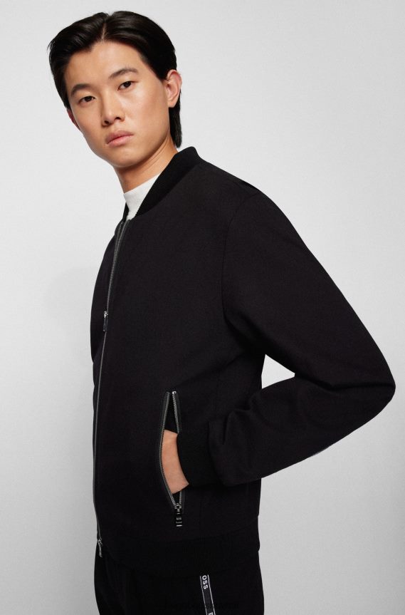 4TFNJN3789 أسود Hugo Boss سترة ضيقة مصنوعة من الجيرسيه المطاطي مع سحاب أسود من هوغو