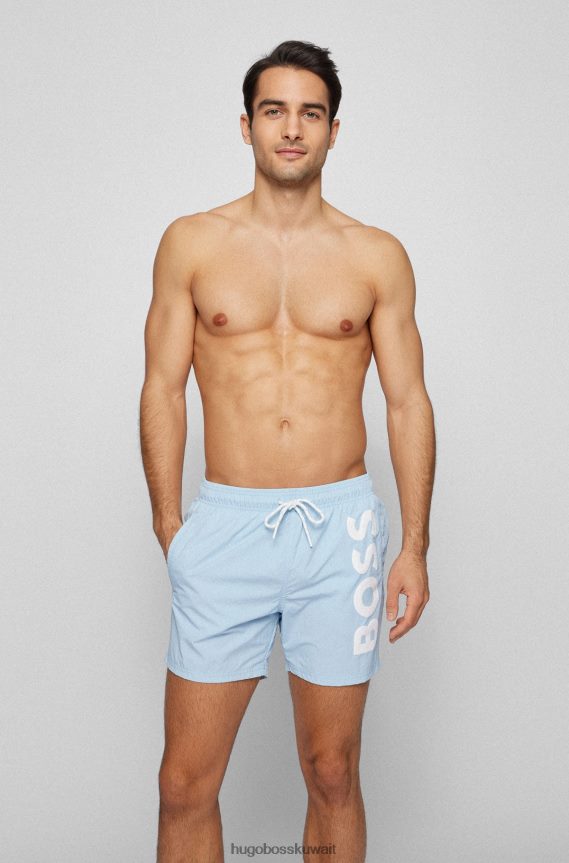 4TFNJN3820 أزرق فاتح Hugo Boss شورت سباحة سريع الجفاف مع شعار متباين كبير باللون الأزرق الفاتح