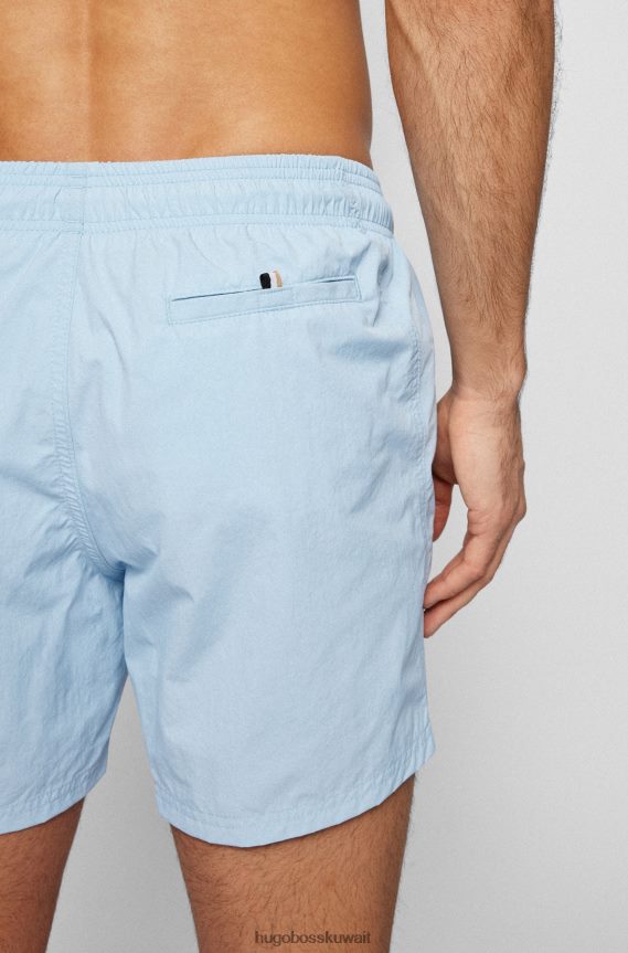 4TFNJN3820 أزرق فاتح Hugo Boss شورت سباحة سريع الجفاف مع شعار متباين كبير باللون الأزرق الفاتح