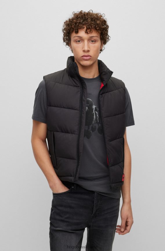 4TFNJN3832 أسود Hugo Boss جيليه هوغو أسود طارد للماء بقصة ضيقة مع ملصق شعار أحمر