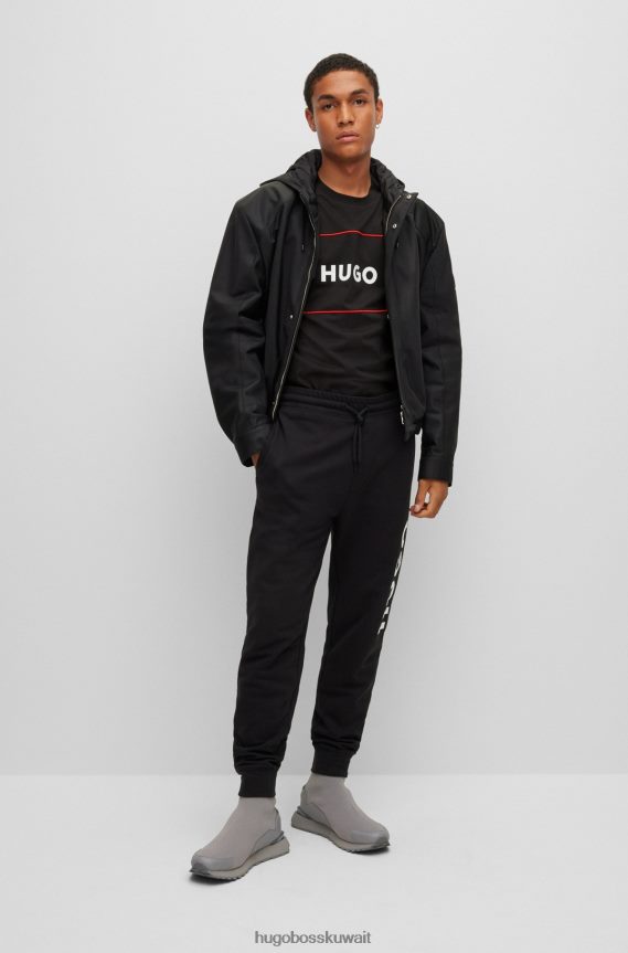 4TFNJN3844 أسود Hugo Boss تي شيرت هوغو أسود من القطن العضوي مع شعار بإطار أحمر